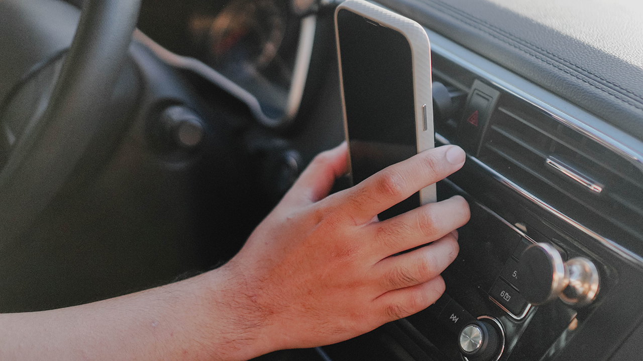 Moshi Snapto Universal Car Mount