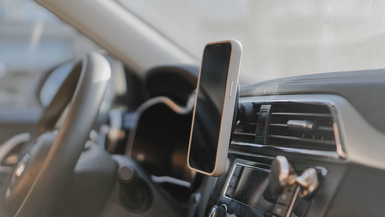 Moshi Snapto Universal Car Mount