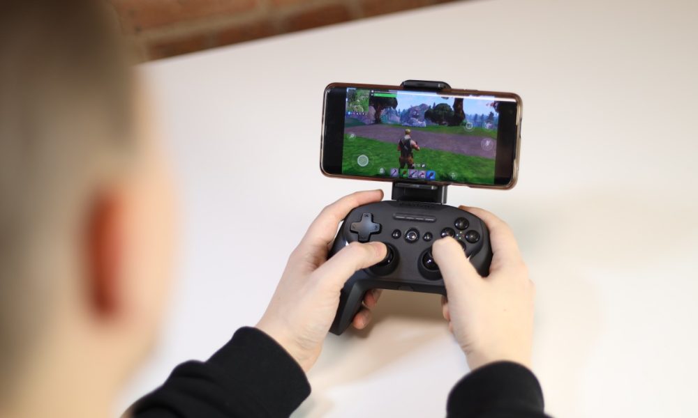 Stratus+: This controller turns mobile gaming to a PC, console experience