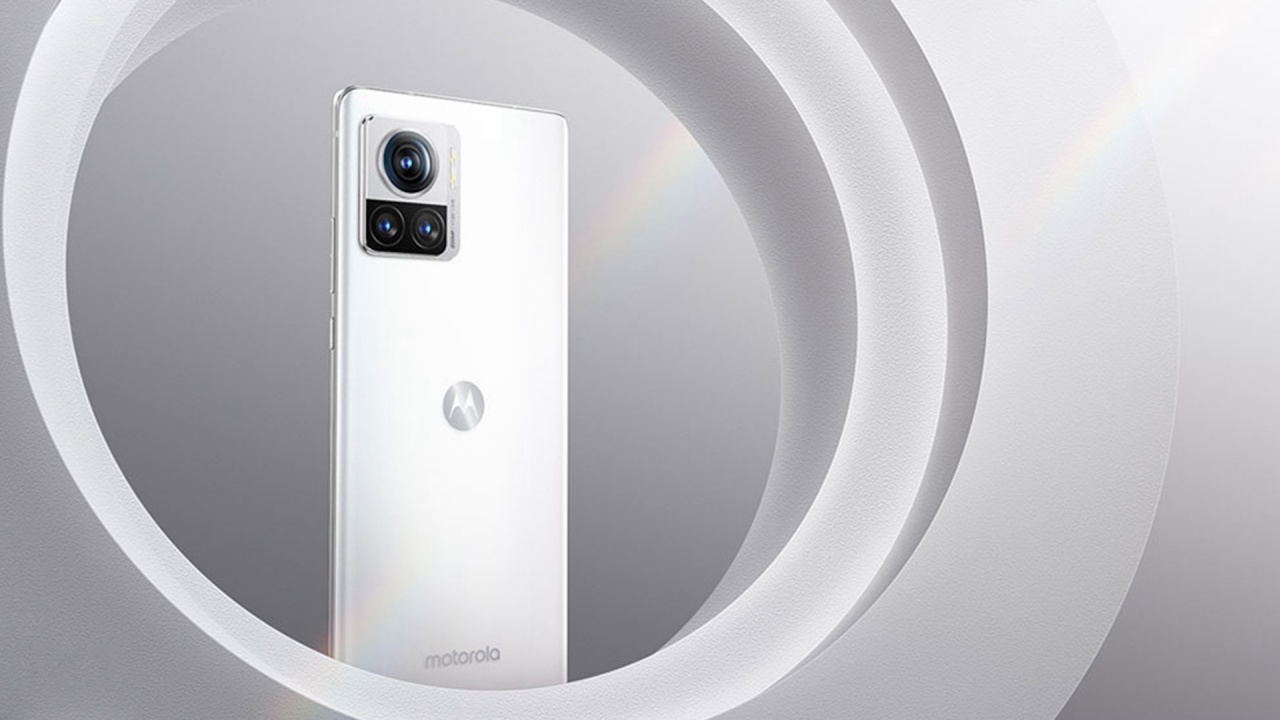 Motorola トリプルカメラ ホワイト motorola launches the world's first 200MP phone with the moto X30