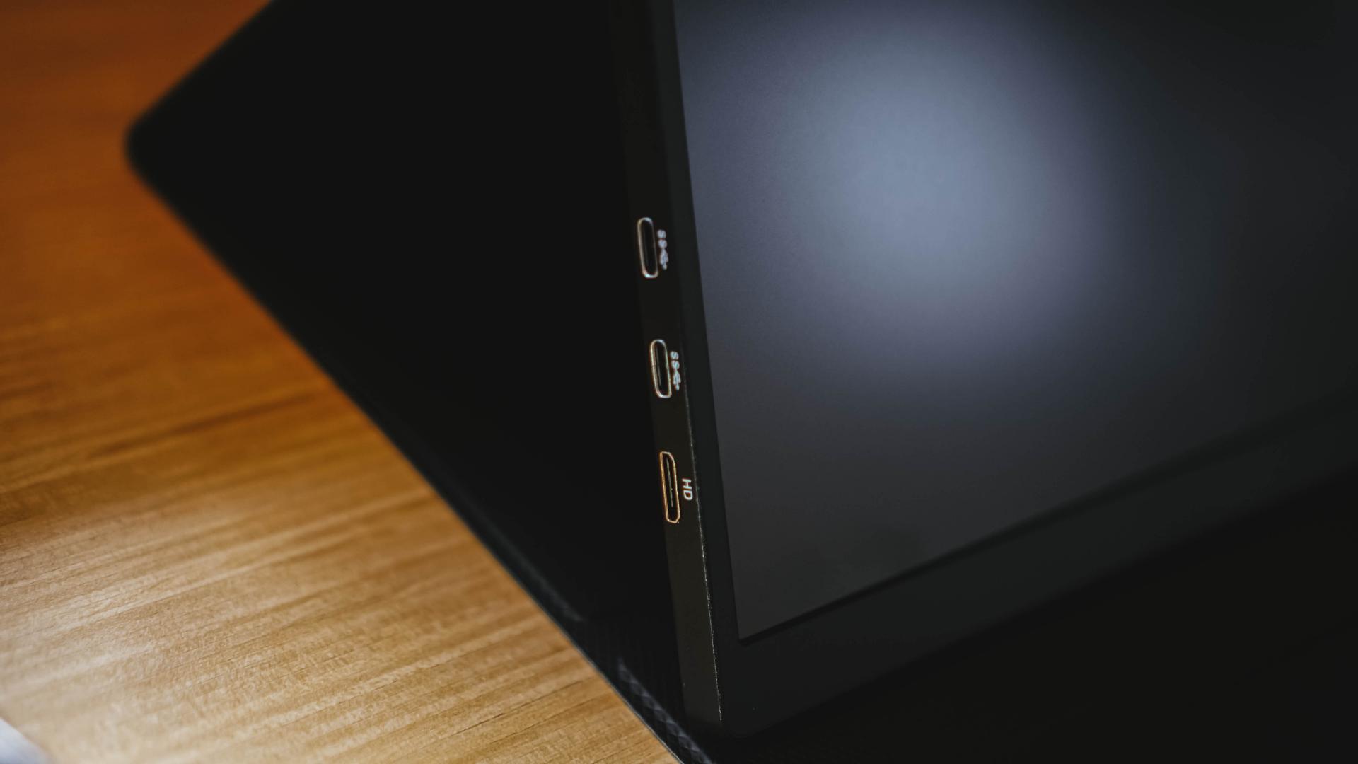 UPerfect UPlays C2 | Ports