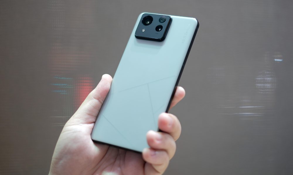 ASUS is leaving the smartphone industry