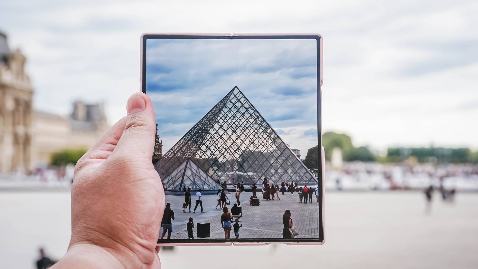 Galaxy Z Fold6 Louvre