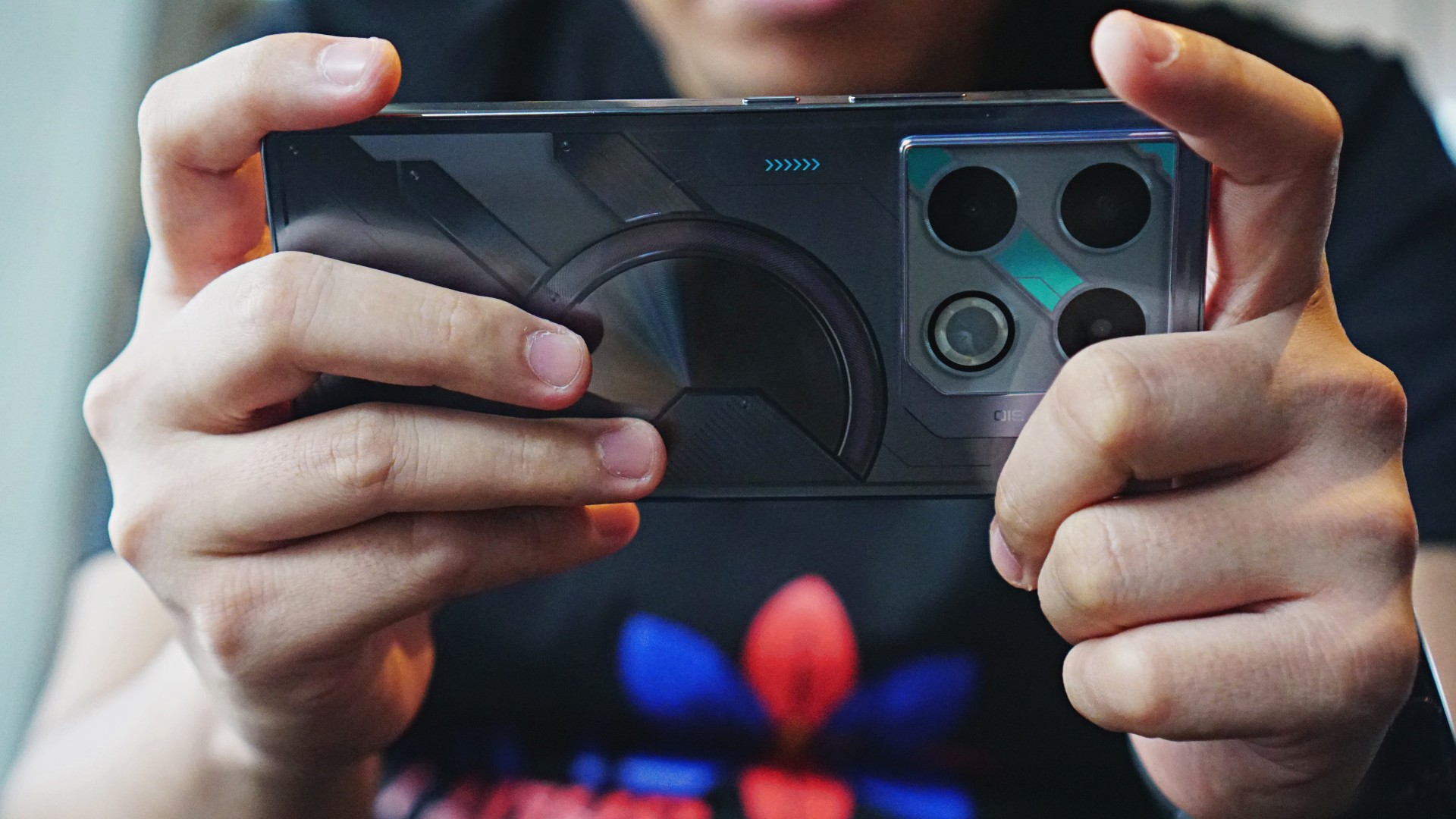 【ゲーミングスマホ】Infinix GT 20 Pro 24GB RAM Infinix GT 20 Pro: A midrange mobile gaming machine