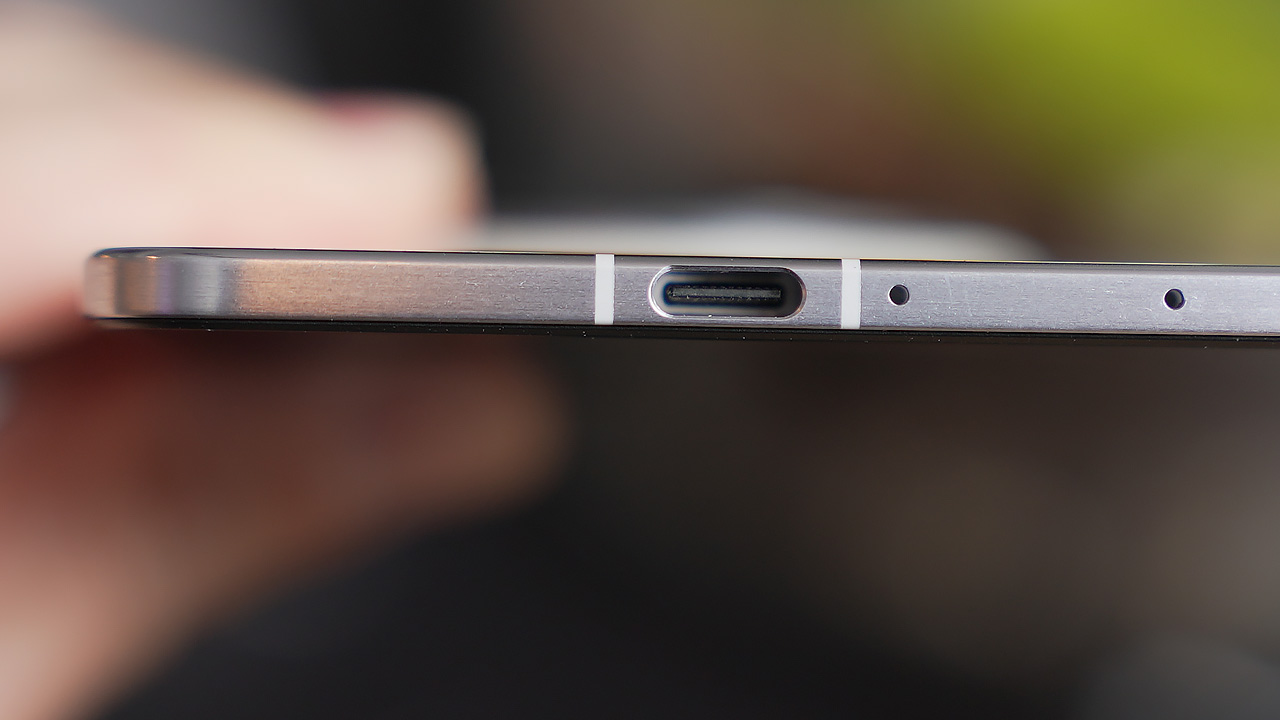 OPPO Find N2 Whisper Thin USB-C Port