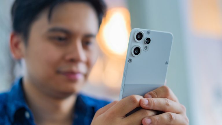 Best Midrange Smartphones of 2025 - GadgetMatch