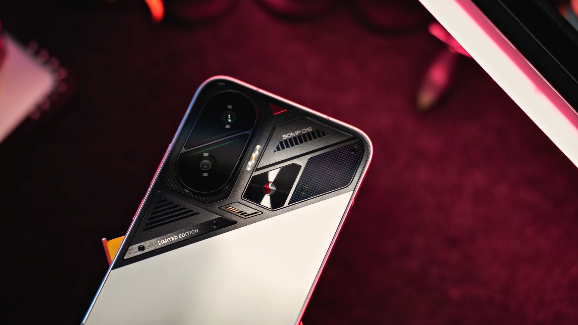 POCO F7 Cyber Silver