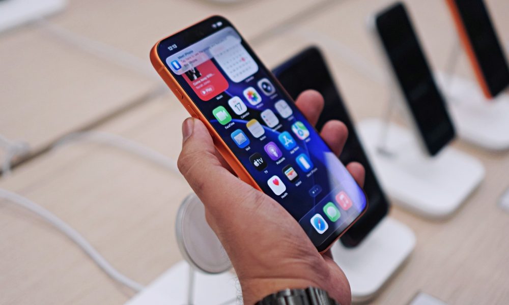 Next year’s iPhone might have a curved Liquid Glass screen