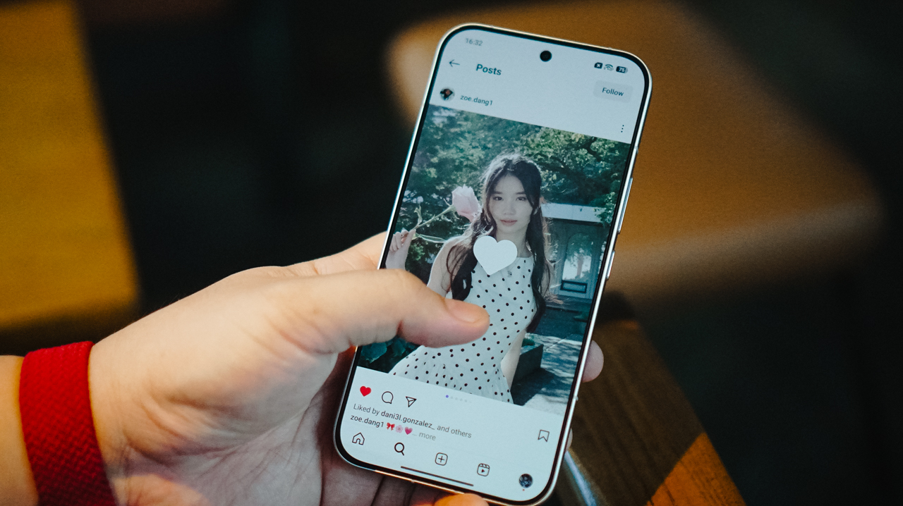 POCO F8 Ultra | Zoe Dang