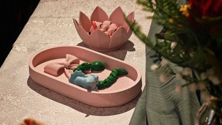 Apple unveils Studio Display and all-new Studio Display XDR - GadgetMatch