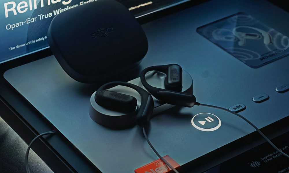 Shokz OpenFit Pro が Power Mac Center で発表され、オープンイヤーのノイズ低減を実現