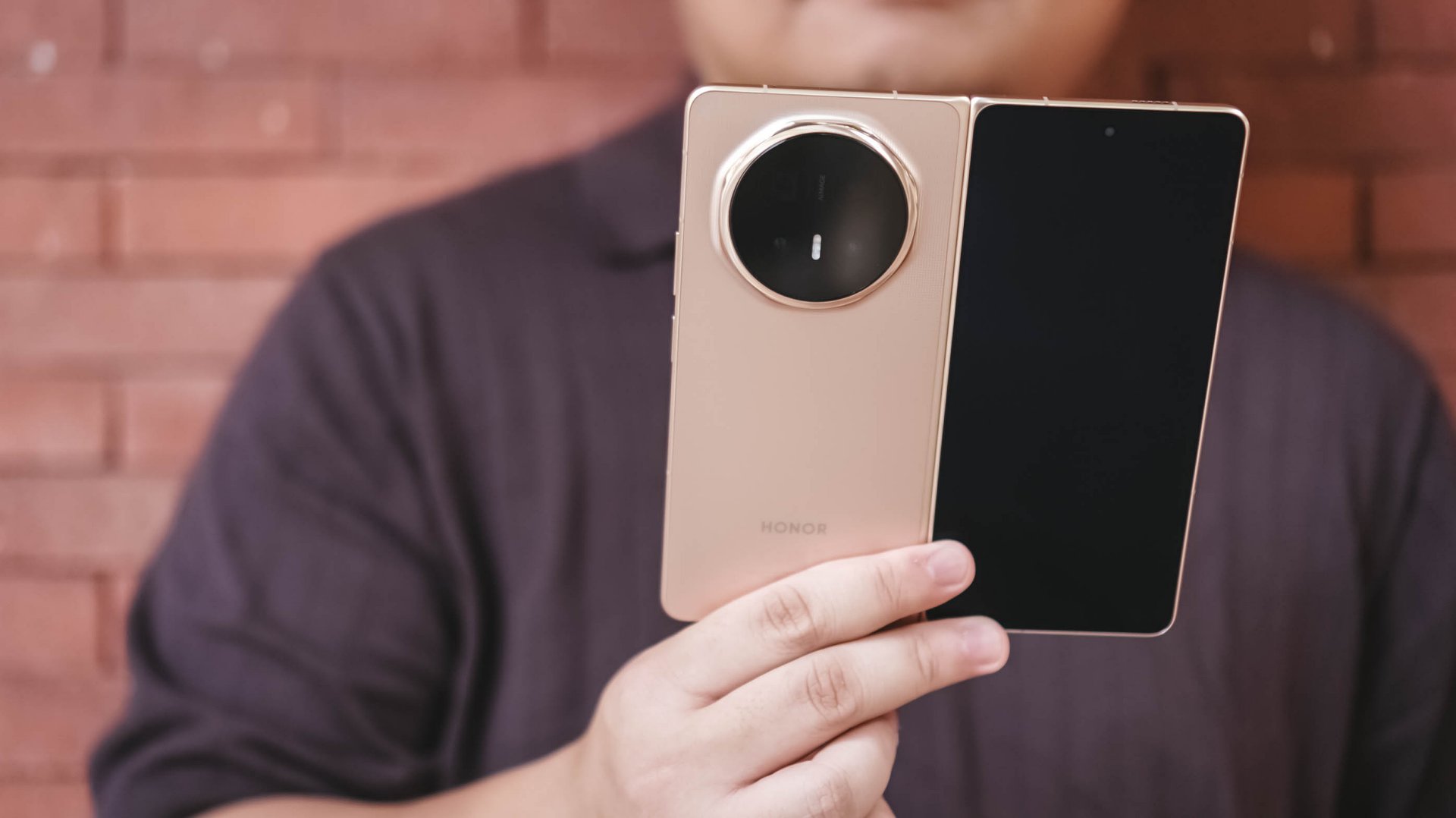 HONOR Magic V6