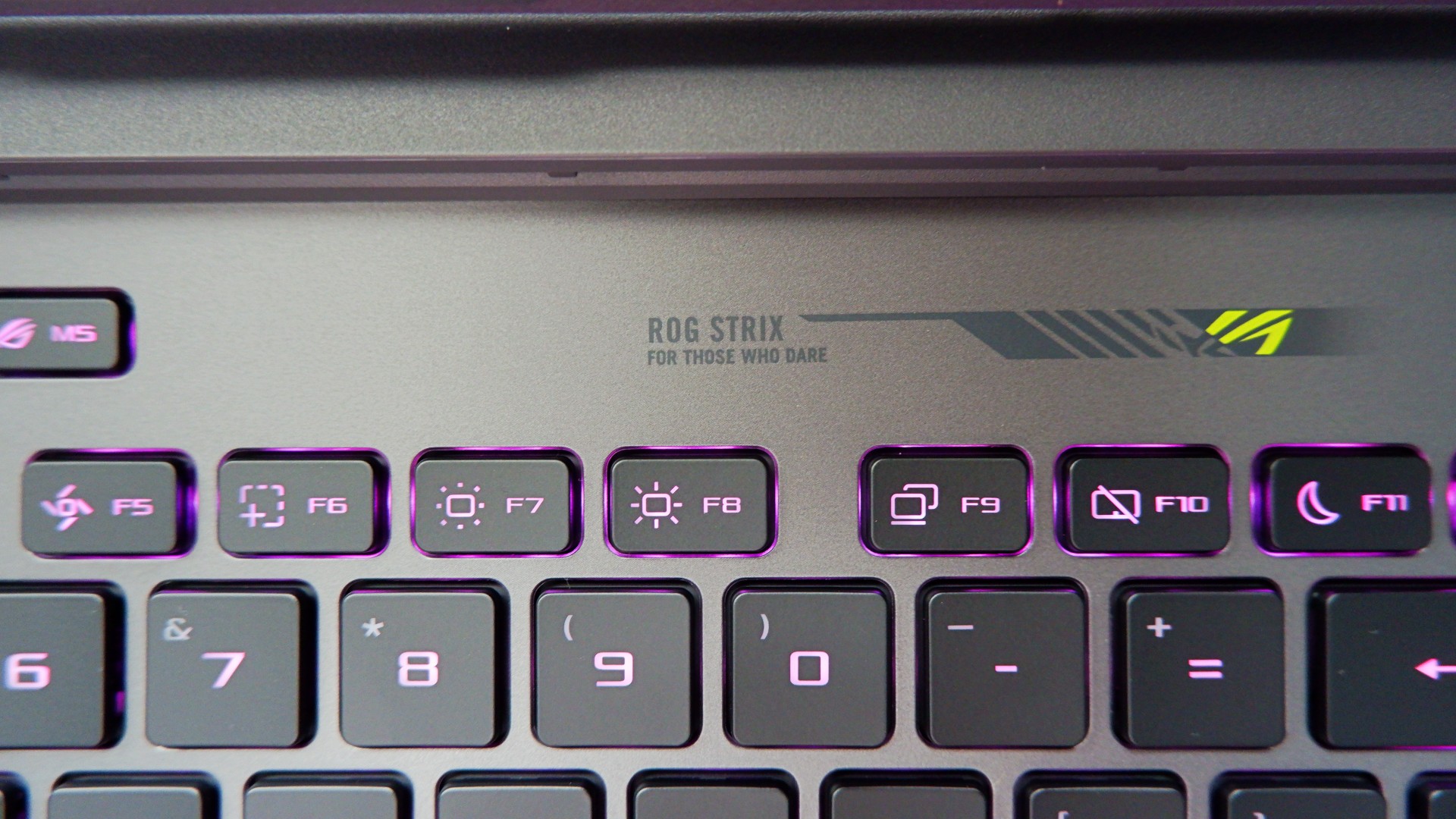 ROG Strix G16 2026