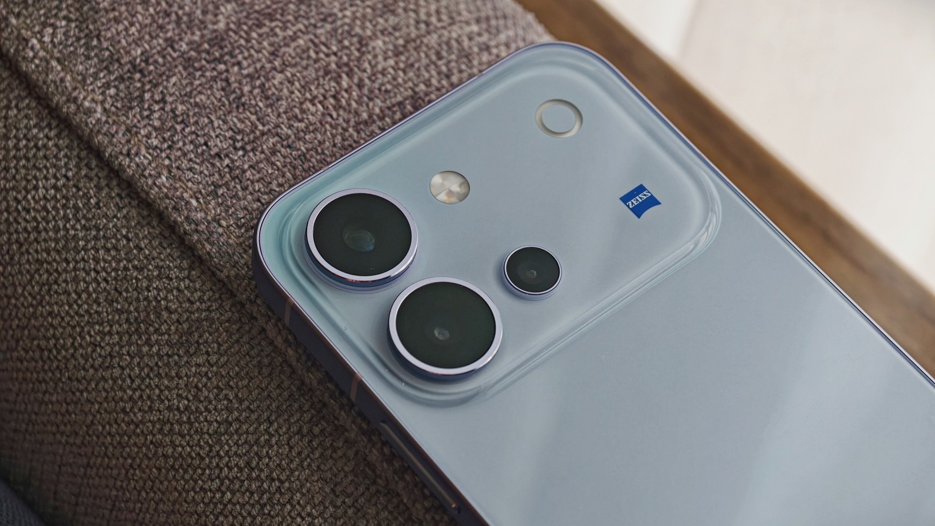 vivo V80